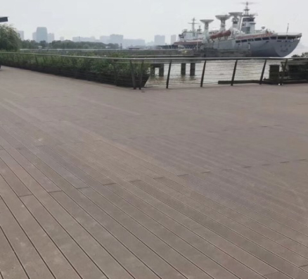 江陰船廠江景平臺翻修項目