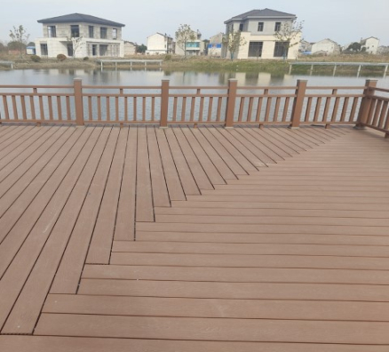 休閑現(xiàn)代鄉(xiāng)村旅游配套商用房塑木工程